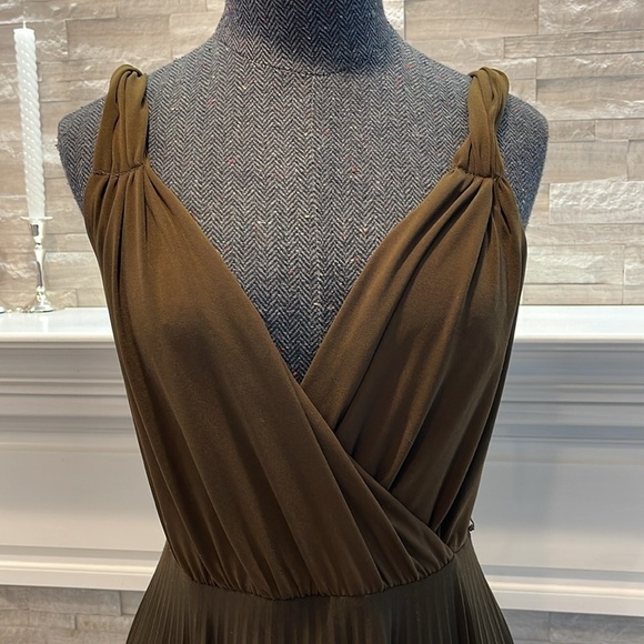 Max and Cleo Brown Pleated Midi Dress Size XS - Picture 4 of 6